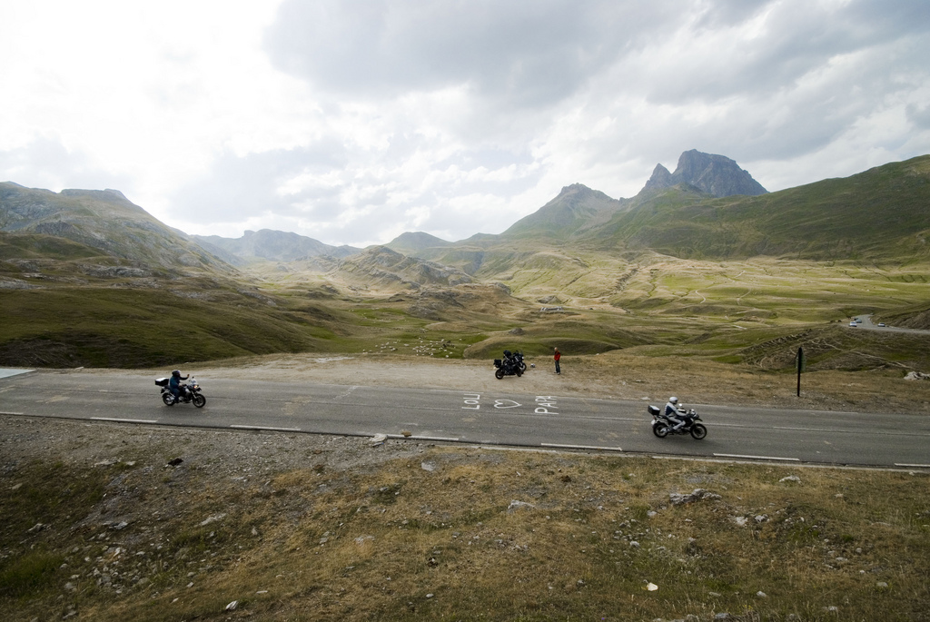 pyrenees-mountains-motorcycle-trip-wine-country